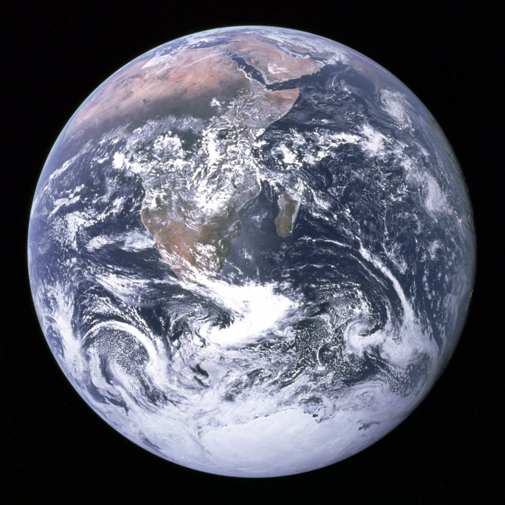 अन्तरिक्षबाट पृथ्वी - NASA/Apollo 17, Public Domain